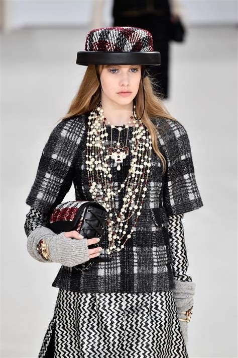 chanel sac model 2015 2016|chanel runway fashion.